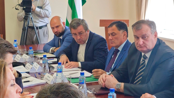 ДЕМИР ГАМИСОНИЯ ПРИНЯЛ УЧАСТИЕ В СОВЕЩАНИИ ПО ВОПРОСАМ СОЦИАЛЬНО-ЭКОНОМИЧЕСКОГО РАЗВИТИЯ РА